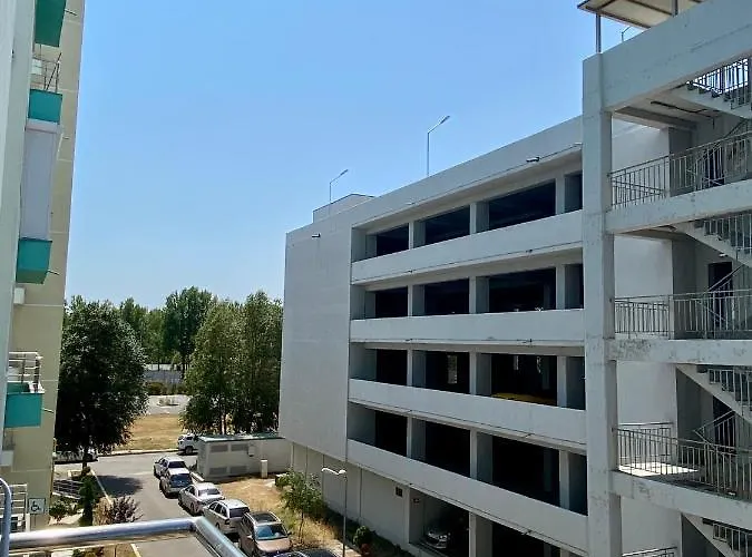 Tanya Summerland * Mamaia