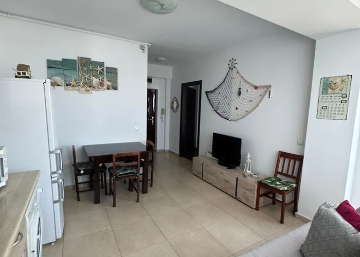 Tanya Summerland Apartament