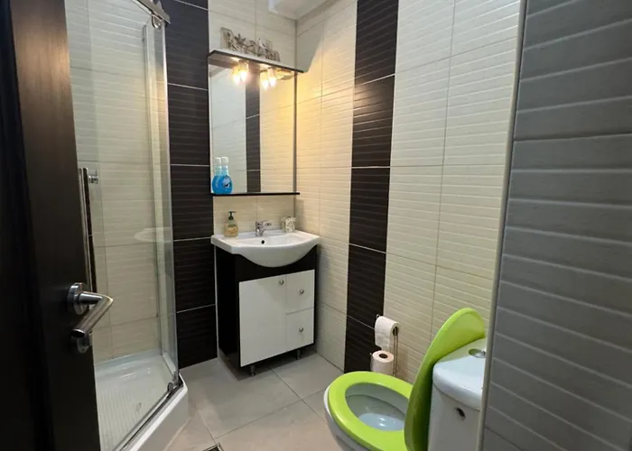 Tanya Summerland Apartament