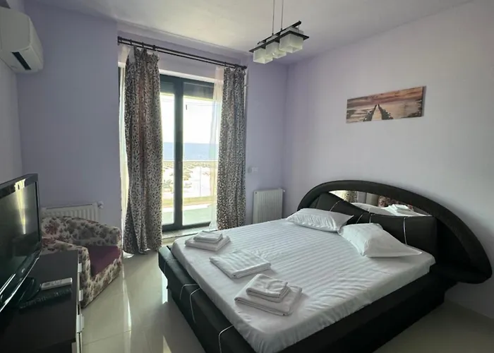 Tanya Summerland Apartament